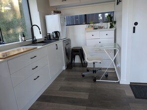 Microwave, oven, stovetop, dishwasher