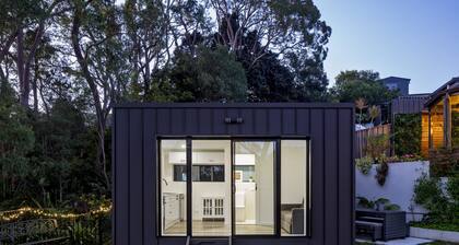 Beautiful tiny home nestled on the edge of the tranquil Aussie bush