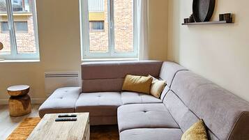 Fernseher, Bücher, Videothek
