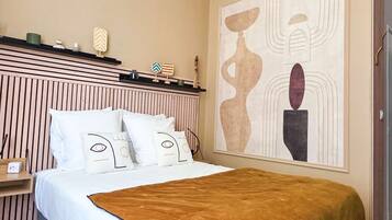 1 chambre, bureau, fer et planche à repasser, Wi-Fi