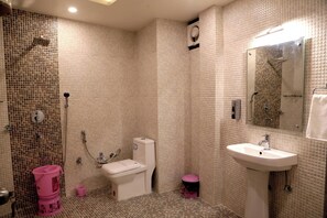 Superior Double Room | Bathroom | Shower, bathrobes, slippers, towels