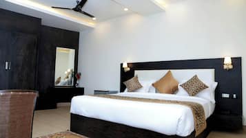 Superior Double Room | Laptop workspace, soundproofing, free WiFi, bed sheets
