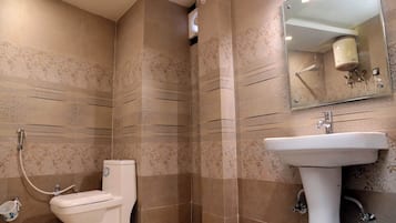 Superior Double Room | Bathroom | Shower, bathrobes, slippers, towels