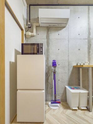 Suite Keluarga, Beberapa Tempat Tidur, Bebas Asap Rokok, lantai dasar | Dapur pribadi | Lemari es besar, microwave, kompor, dan peralatan masak/sendok-piring