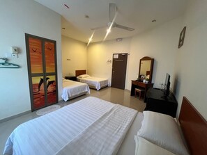 Bureau, espace de travail pour ordinateur portable, Wi-Fi gratuit