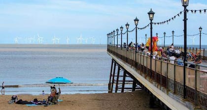 5min to the Beach - 6 Guests - Pet Friendly