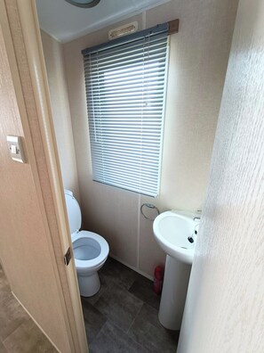 Huisje | Badkamer | Een douche