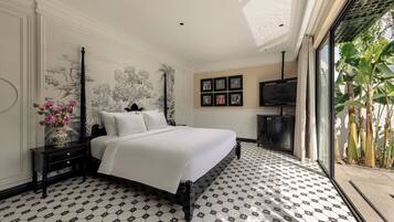 Presidential Double Room, 1 King Bed, Private Pool, Mountain View | Minibar, in-room safe, desk, laptop workspace