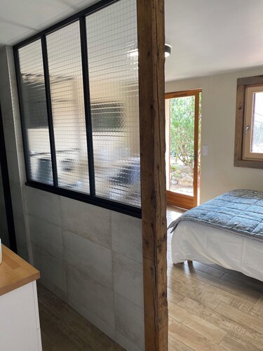 Chambre d'hôte overlooking the Grand Massif in a mountain chalet 900m above sea level