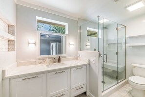 Hair dryer, towels - Stunning 3BDR+Families-Groups Welcome-Extended Stays (Corpus Christi)