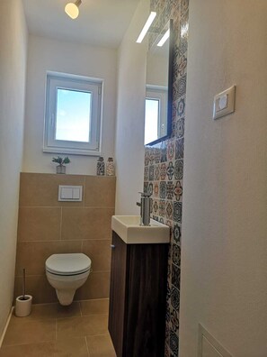 Doccia, asciugacapelli, asciugamani