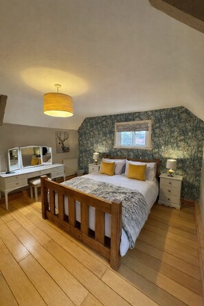 3 soverom, strykejern/-brett, reiseseng for barn og wi-fi (inkludert)