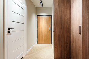 Seterika/papan seterika, Wi-fi percuma 