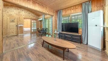 Basic Room, 1 Bedroom (Byeol 5 (Group Stay / Pet / BBQ)) | 1 bedroom, free WiFi