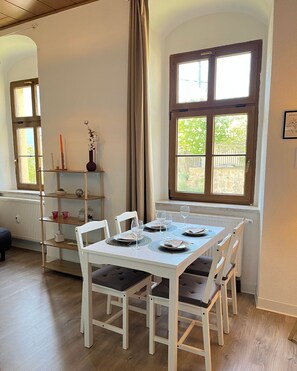 Dining - Directly at the Plohn amusement park by Immo Franzi (Lengenfeld)