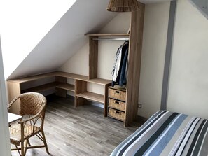 Desk, iron/ironing board, free WiFi, bed sheets