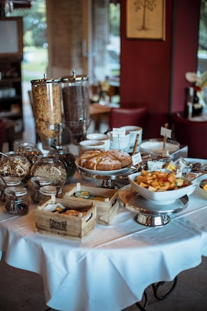 Termasuk sarapan Eropah setiap hari