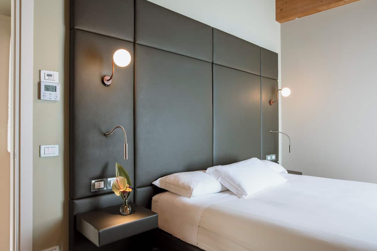 Suite Grand | Brankas, kedap suara, setrika/meja setrika, dan Wi-Fi gratis