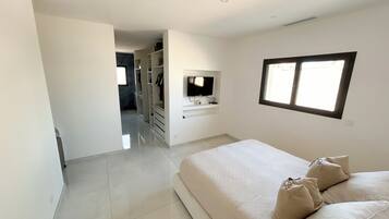 3 dormitorios, tabla de planchar con plancha, wifi y ropa de cama