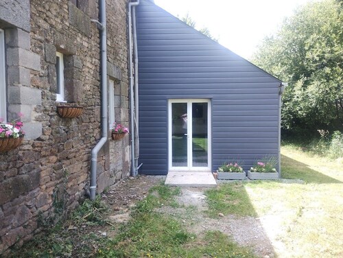 Cherry Tree Avenue gite, 2 ensuite bedrooms with salon and kitchen.