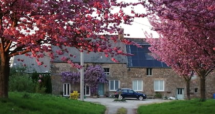 Cherry Tree Avenue gite, 2 ensuite bedrooms with salon and kitchen.