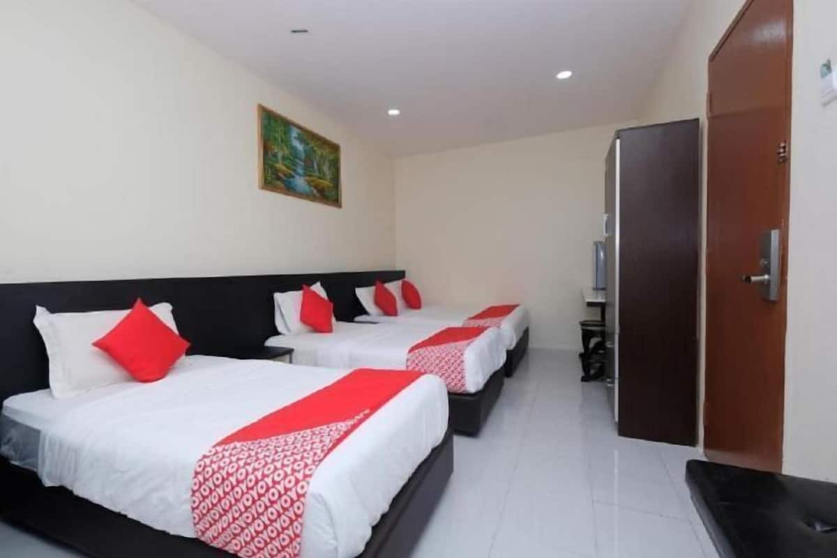 Desk, laptop workspace, free WiFi, bed sheets