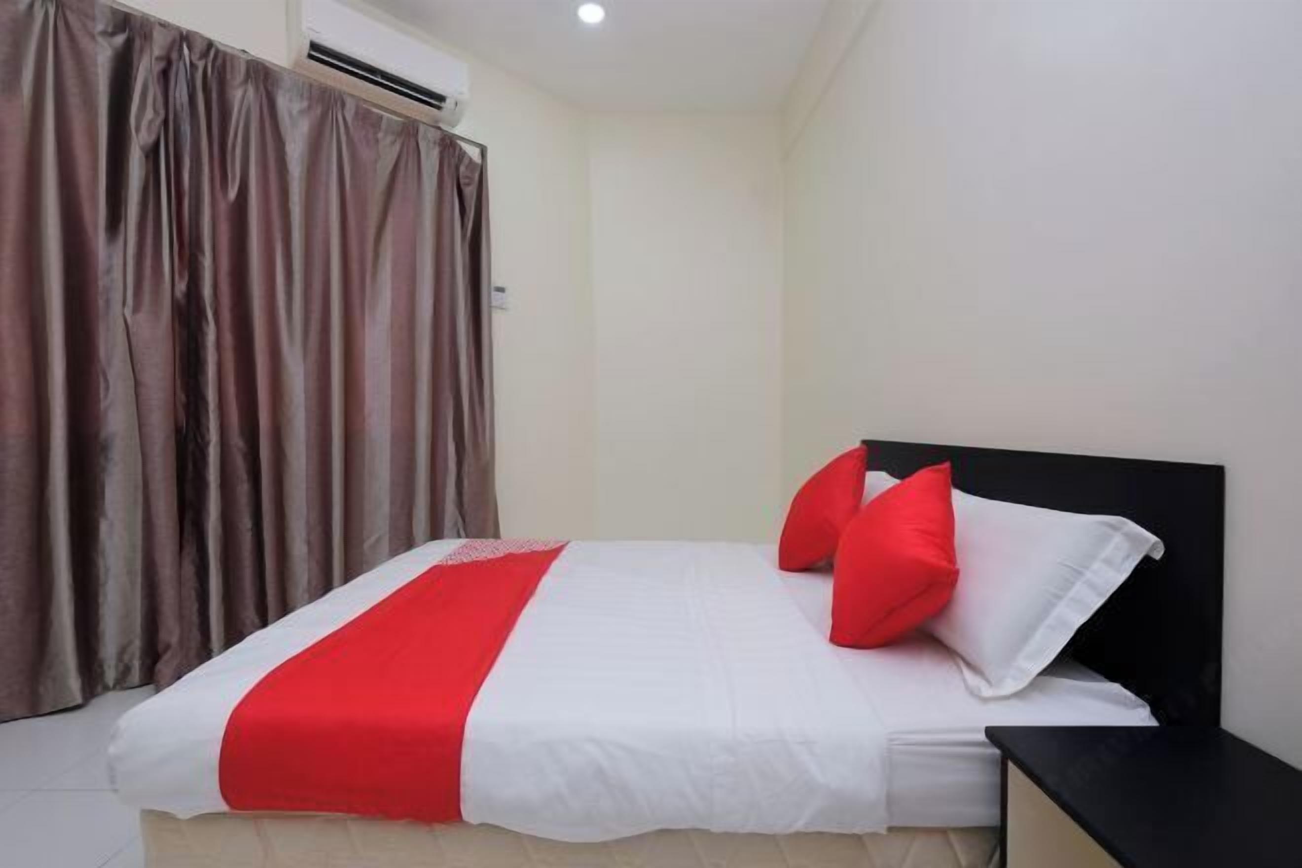 Schreibtisch, laptopgeeigneter Arbeitsplatz, kostenloses WLAN