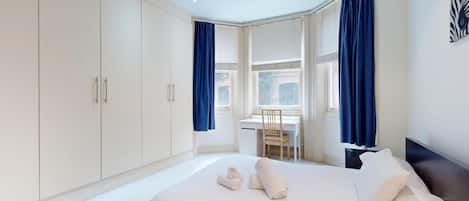 2 bedrooms, desk, iron/ironing board, free WiFi