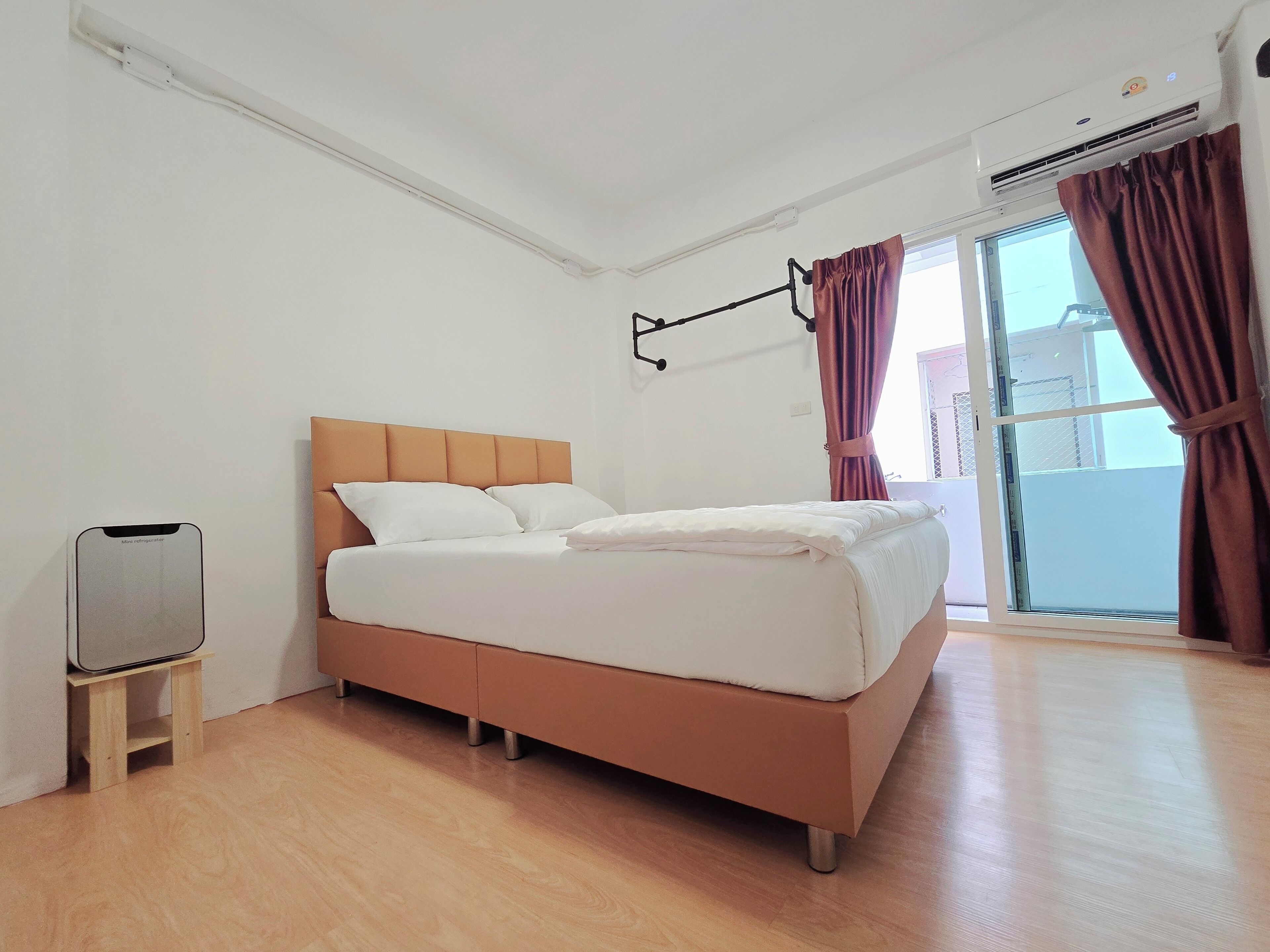 Standard Room, Balcony | Desk, free WiFi, bed sheets