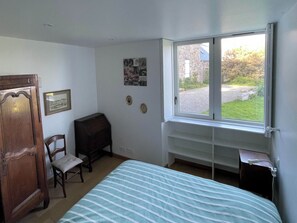 1 habitación, tabla de planchar con plancha y wifi gratis