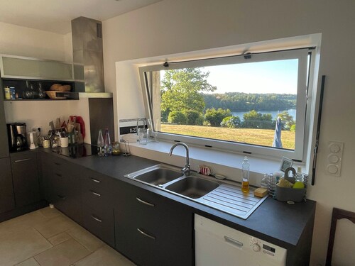 House with character, exceptional view of the river Odet, on one level