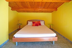 家庭獨棟房屋, 多間臥室, 2 間浴室 (Casa Plaja) | 2 間臥室、床單