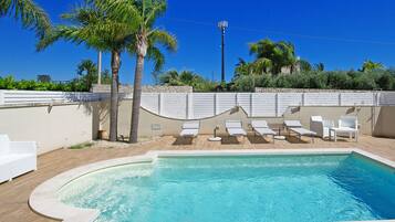 Family House, 2 Bedrooms, 2 Bathrooms (Casa Plaja) | Pool | Seasonal outdoor pool