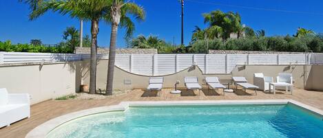 Family House, 2 Bedrooms, 2 Bathrooms (Casa Plaja) | Pool