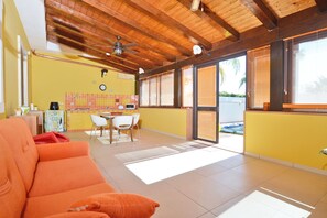 Family House, Multiple Bedrooms, 2 Bathrooms (Casa Plaja) | Living area - Casa Plaja (Scicli)