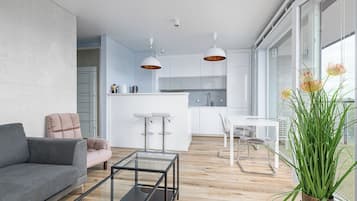 Departamento, balcón, vista a la ciudad | Sala de estar