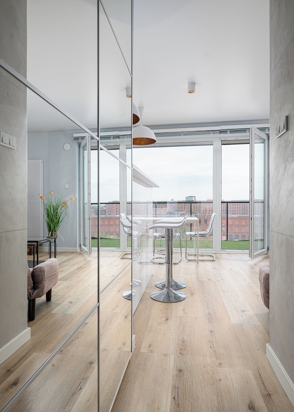 アパートメント バルコニー シティビュー | リビング エリア