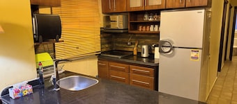 Luxury Pool View / 2BR Retreat