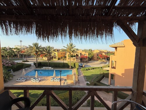 Luxury Pool View / 2BR Retreat