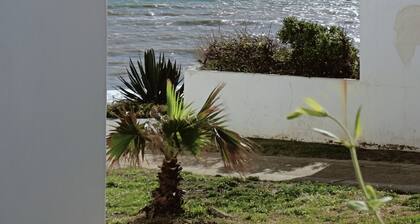 Beautiful house 30 meters from the sea