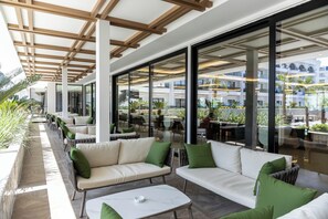 3 barer/lounger, 3 strandbarer og bassengbar