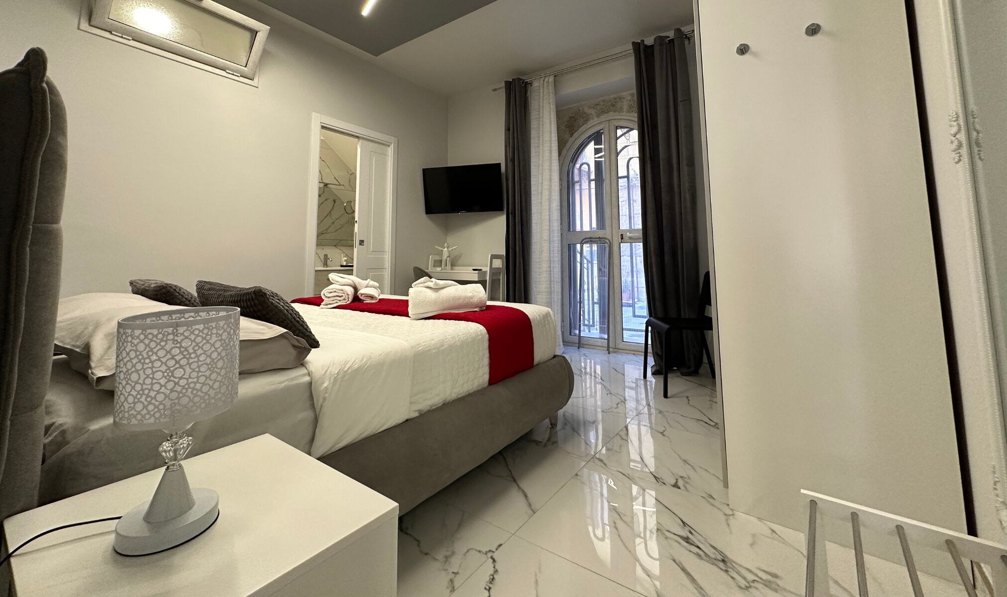 4 chambres, fer et planche à repasser, Wi-Fi gratuit, draps fournis
