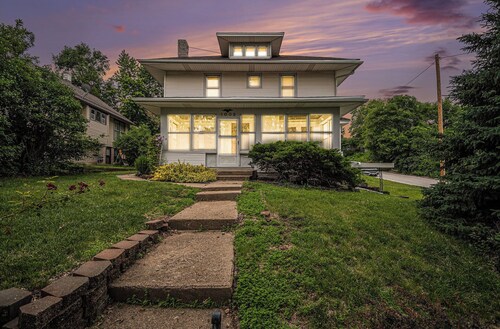 Cozy 5br Boho Retreat, 5 minutes from UNMC!