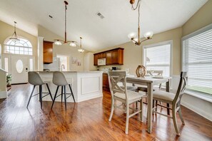 Dining - Sun Kissed Pool Home in Kissimmee (Kissimmee)