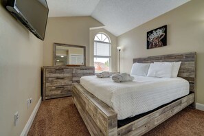 4 bedrooms, desk, iron/ironing board, travel crib - Sun Kissed Pool Home in Kissimmee (Kissimmee)