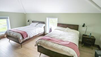 4 bedrooms, individually decorated, individually furnished, free WiFi