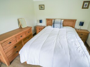 4 bedrooms, individually decorated, individually furnished, free WiFi