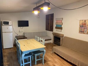 Télévision, cheminée