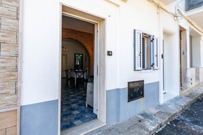 Outdoor dining - Casa Mary by Rentbeat (Carovigno - Specchiolla)