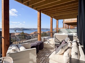 Property grounds - Mini Copper | Lake view, Hot tub, Theatre, Pool table, Dog-friendly (Hollister)